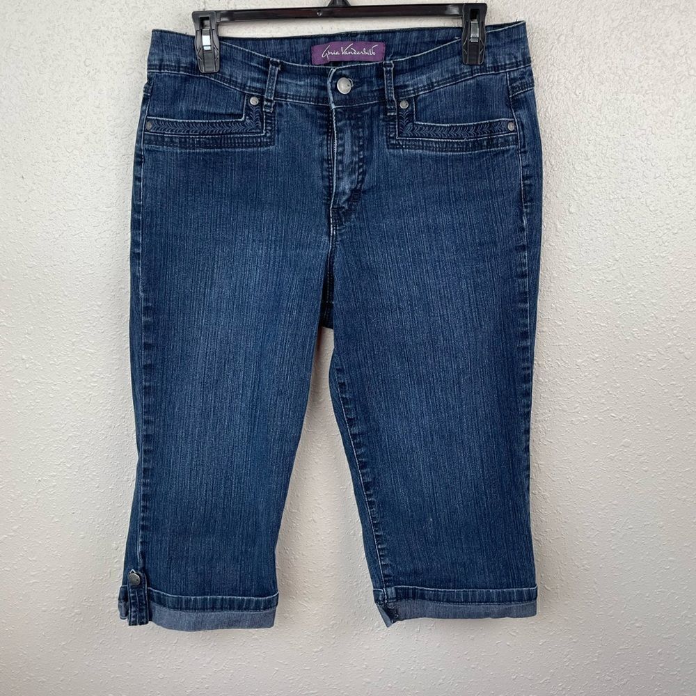 Gloria Vanderbilt Cropped Shorts Size 6 EUC